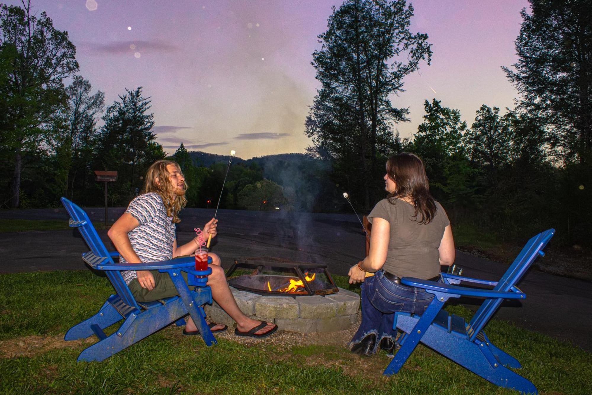 Love Me Tender Studio Cabin Sevierville Bilik gambar