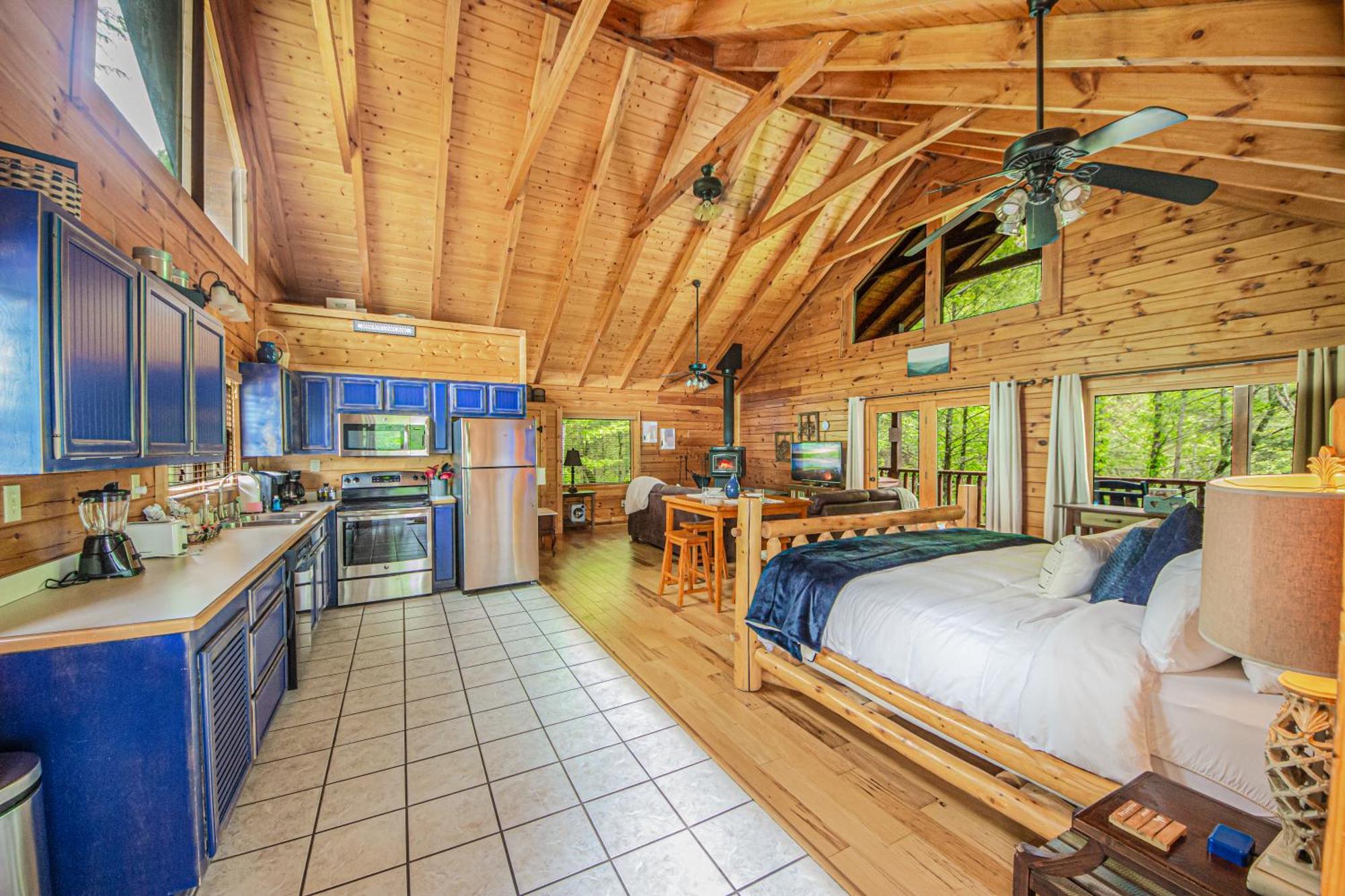 Love Me Tender Studio Cabin Sevierville Bilik gambar