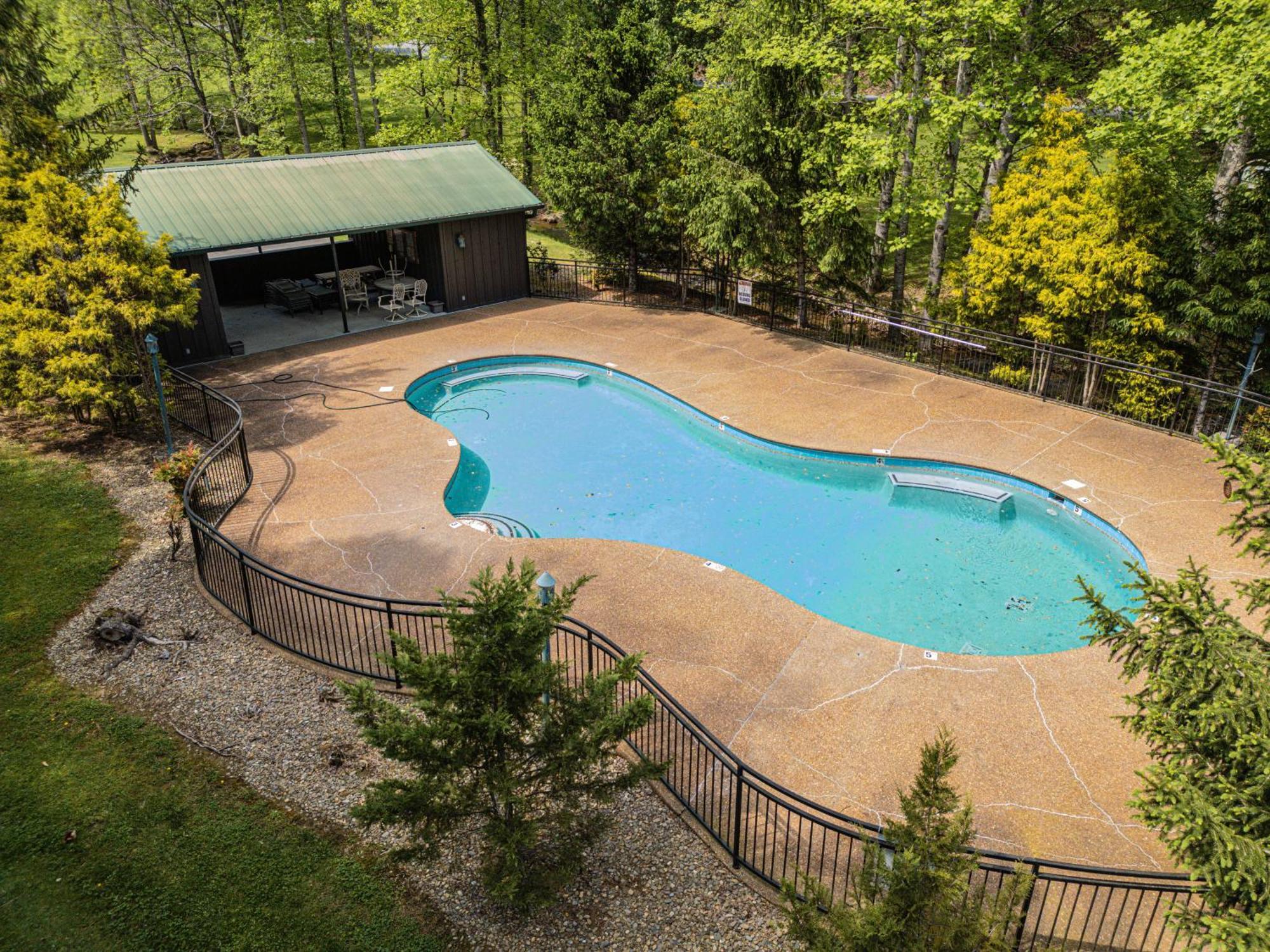 Love Me Tender Studio Cabin Sevierville Bilik gambar